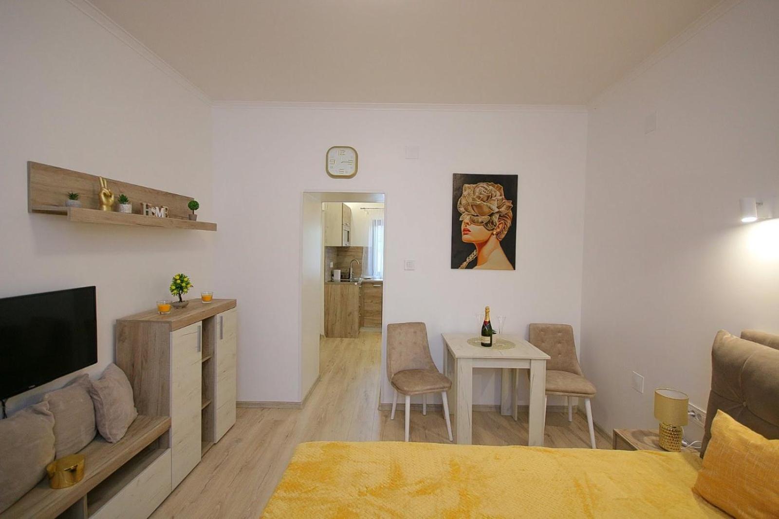 Anro Apartment Palic Exterior photo